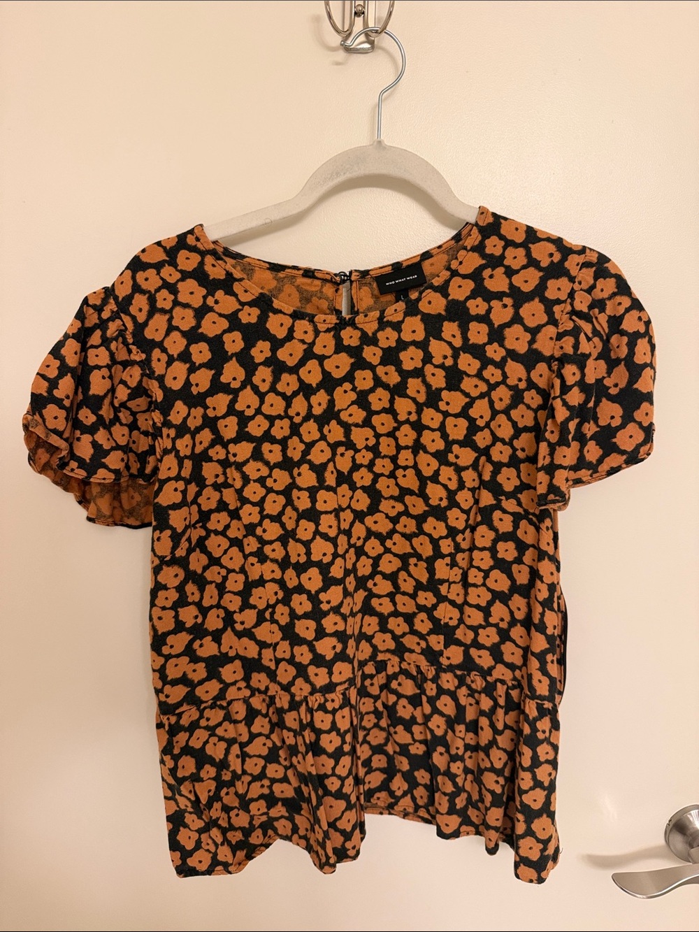 Black Floral Short-Sleeve Peplum Blouse with Orange Print